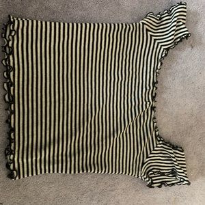 ✨4/$20 Black and white stripped crop top